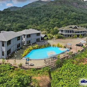 https://blue-hill.maheislandhotels.com